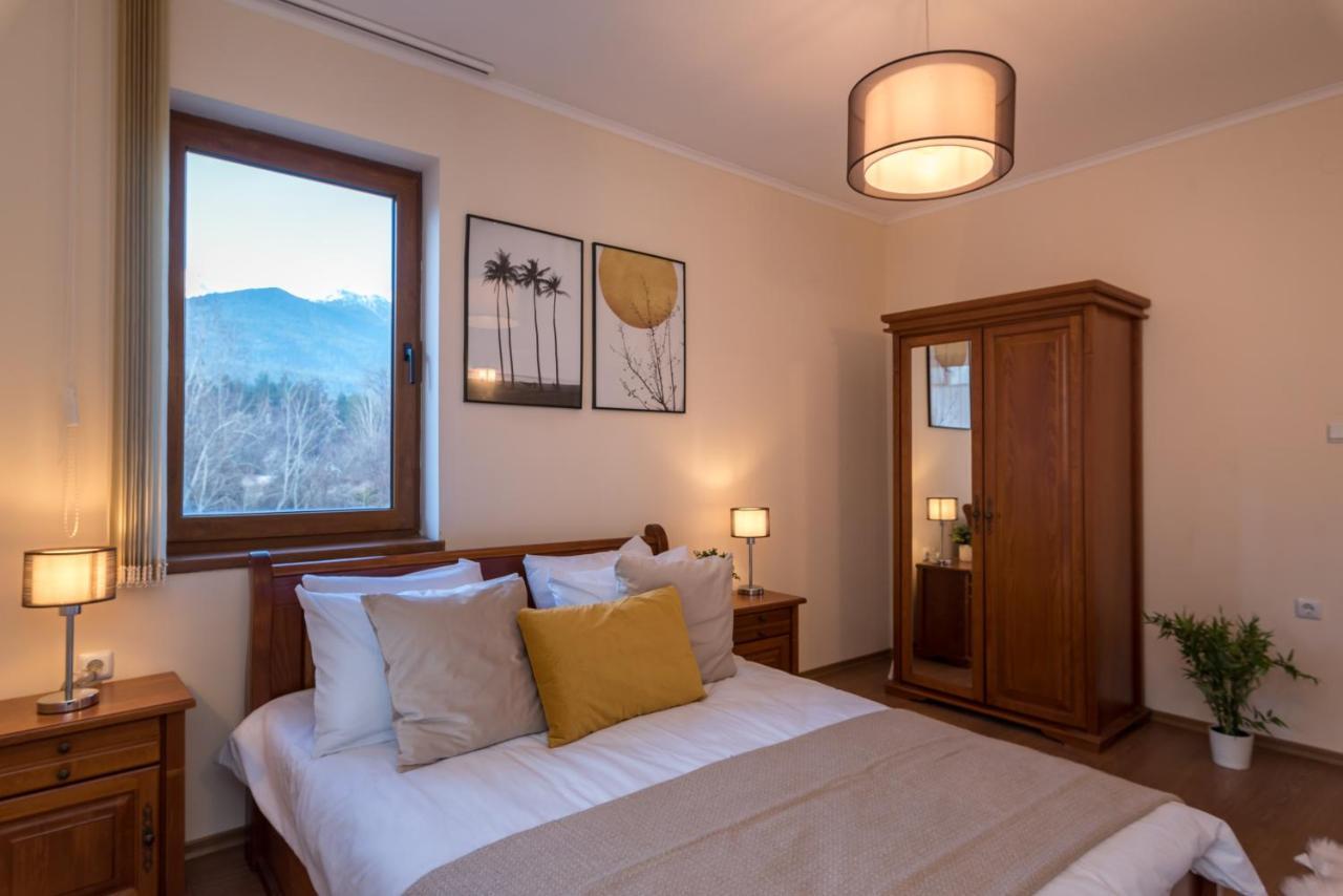 Charming Ski Apartments Near Gondola & Bar Street, Cedar Lodge 1 Complex Банско Экстерьер фото