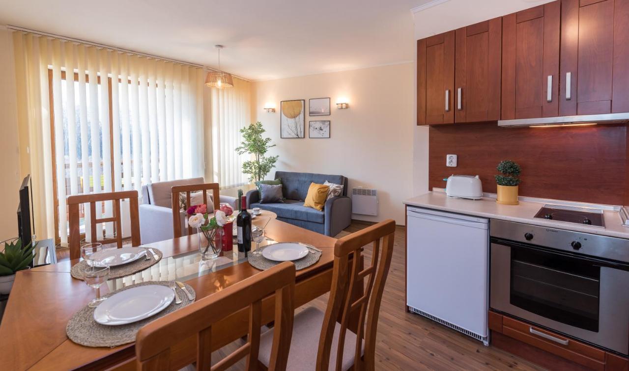 Charming Ski Apartments Near Gondola & Bar Street, Cedar Lodge 1 Complex Банско Экстерьер фото