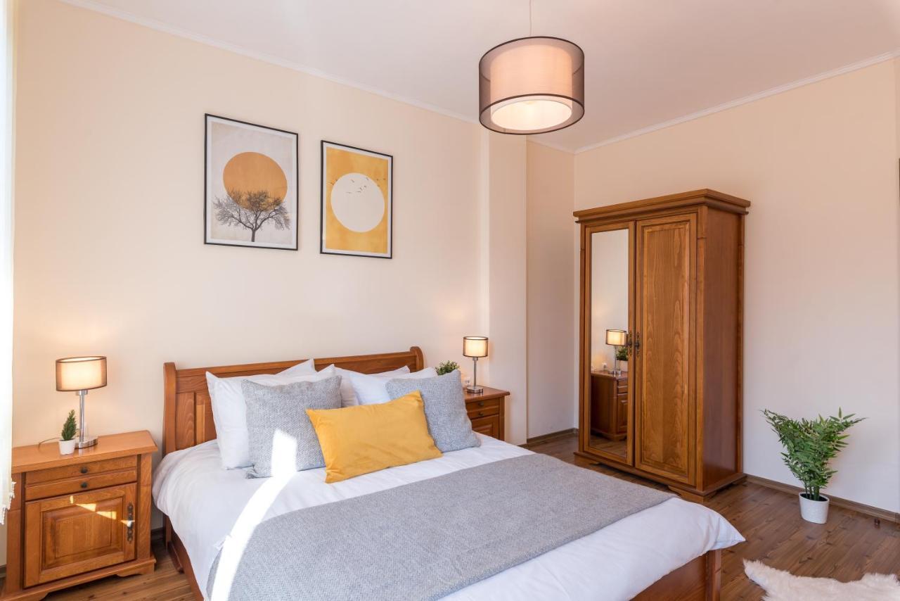 Charming Ski Apartments Near Gondola & Bar Street, Cedar Lodge 1 Complex Банско Экстерьер фото